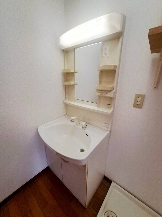 物件内観写真8　(洗面)