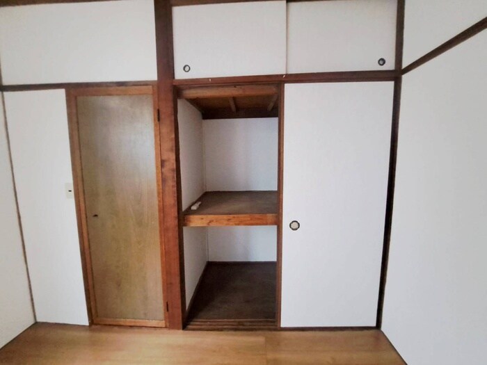 物件内観写真12　(収納)