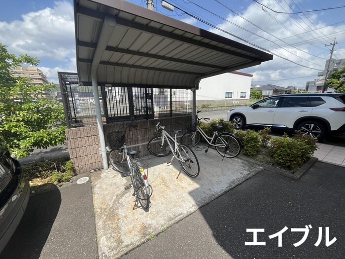 物件外観写真5　(駐輪場)