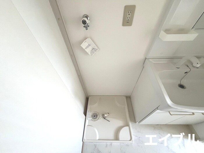 物件内観写真13　(洗濯機置場)