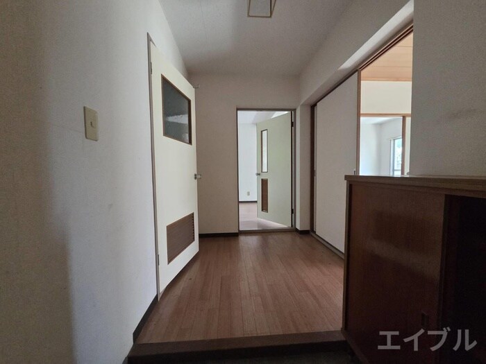 物件内観写真18　(廊下)