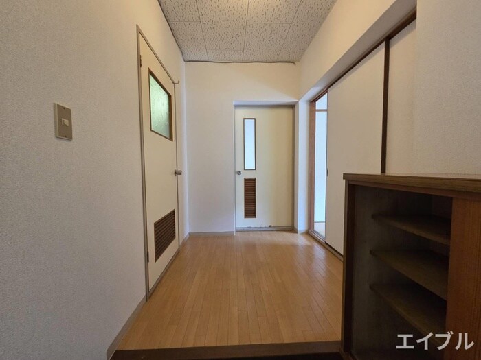 物件内観写真21　(廊下)