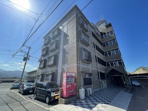 ニューサンリバー小倉外観写真