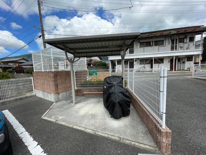 物件外観写真3　(駐輪場)