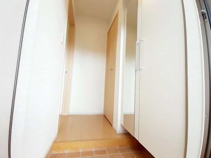 物件内観写真10　(玄関)