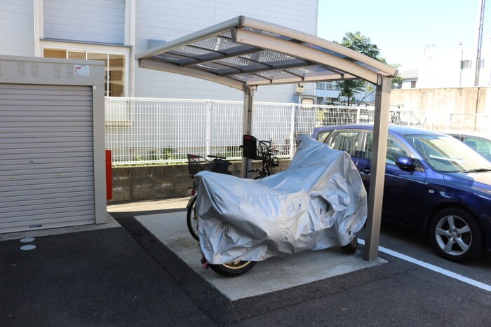 物件外観写真4　(駐輪場)