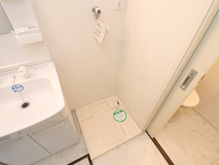 物件内観写真13　(洗濯機置場)