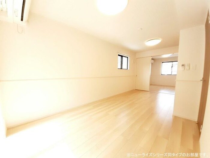 物件内観写真2　(居室)