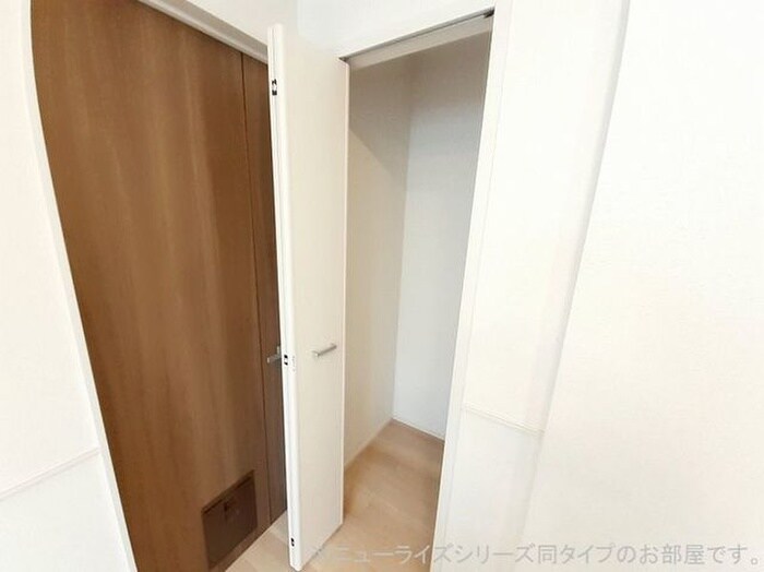 物件内観写真10　(収納)