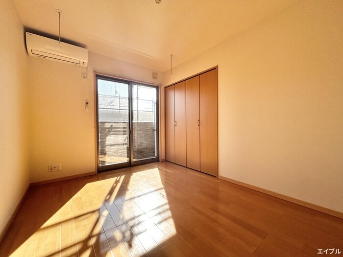 物件内観写真9　(居室)