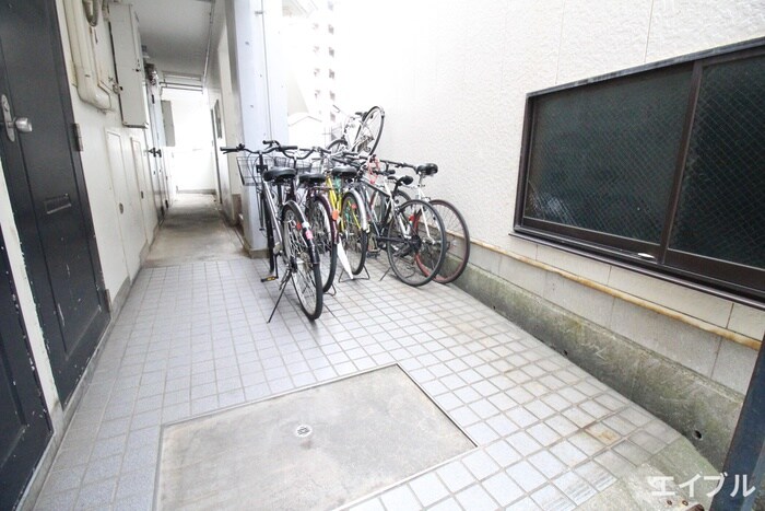 物件外観写真5　(駐輪場)