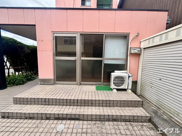 物件内観写真5　(玄関)