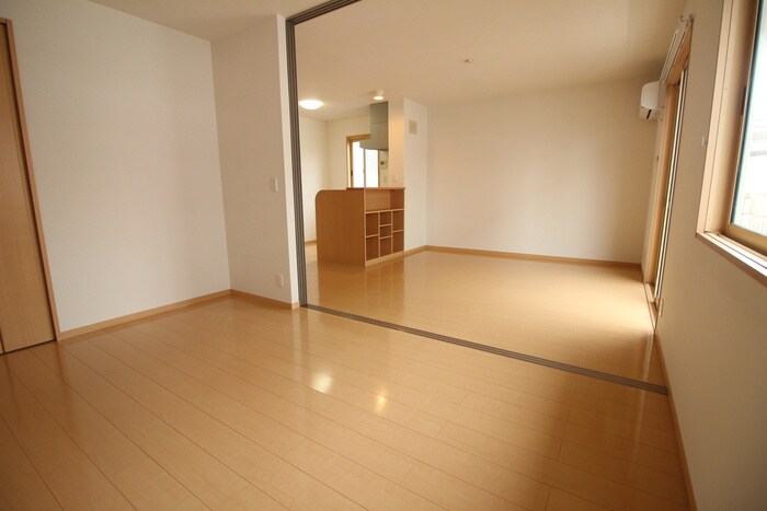 物件内観写真9　(居室)