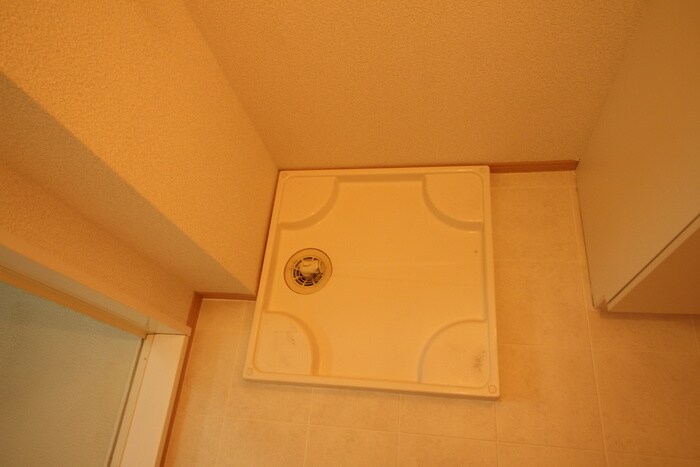 物件内観写真13　(洗濯機置場)