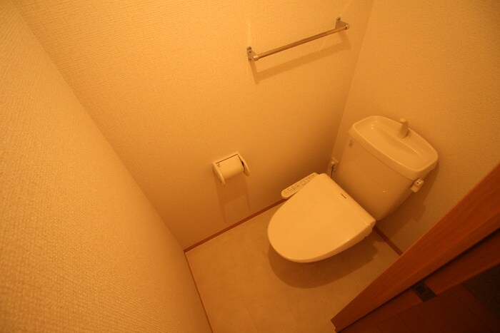 物件内観写真14　(トイレ)