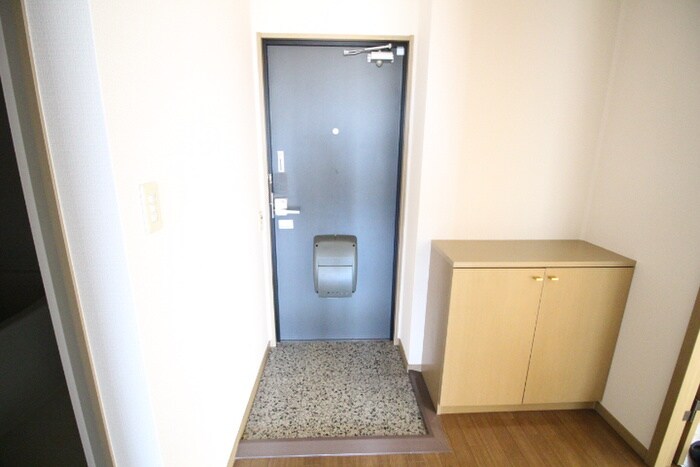 物件内観写真7　(玄関)