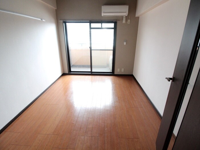 物件内観写真6　(居室)