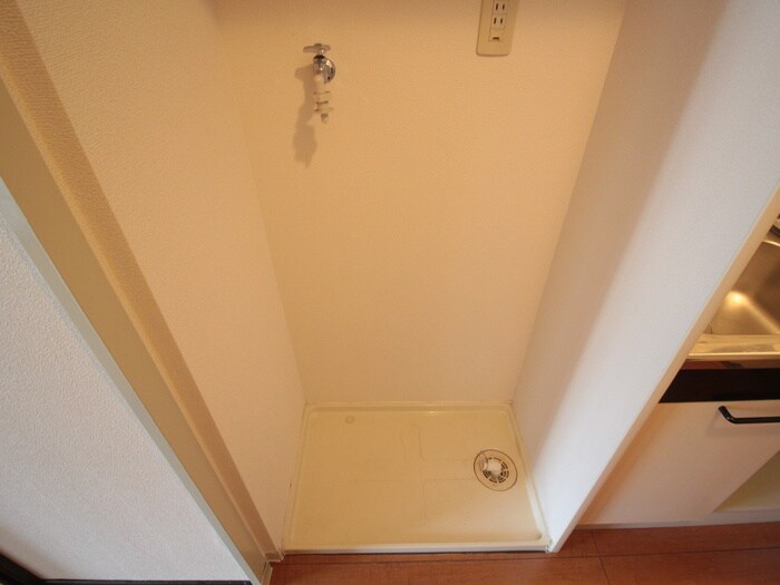 物件内観写真11　(洗濯機置場)