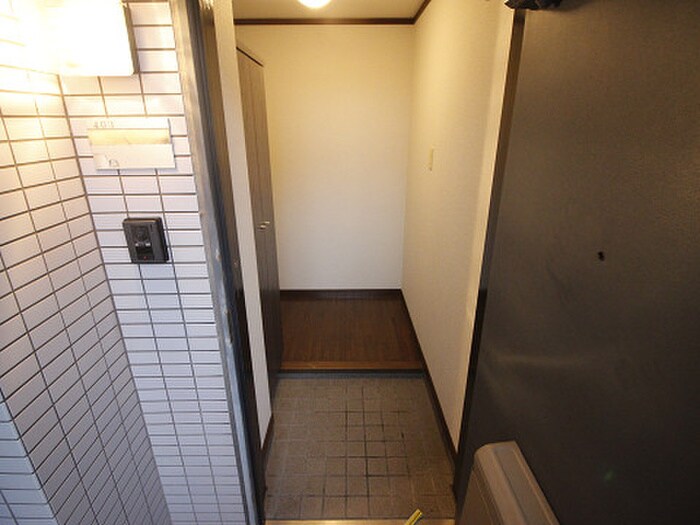 物件内観写真9　(玄関)