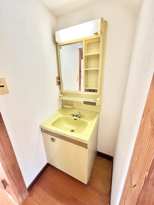 物件内観写真8　(洗面)