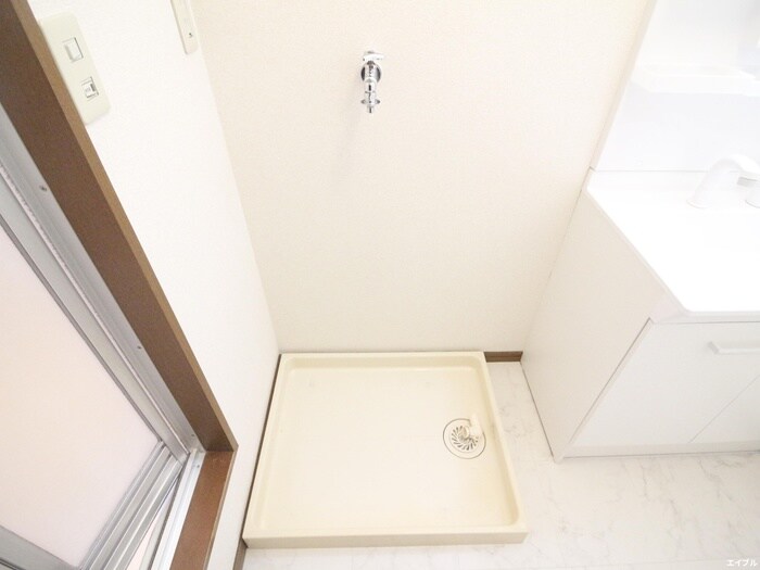 物件内観写真13　(洗濯機置場)