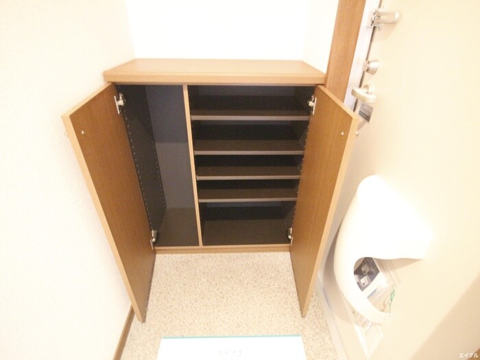 物件内観写真15　(靴箱)