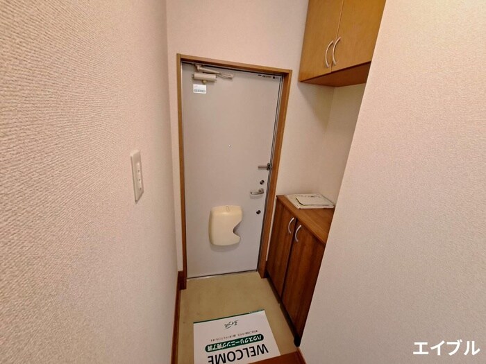 物件内観写真15　(玄関)