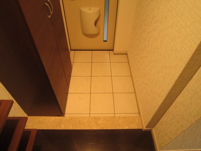 物件内観写真17　(玄関)