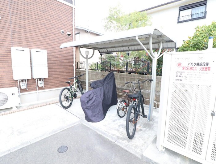 物件外観写真6　(駐輪場)