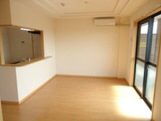 物件内観写真4　(居室)