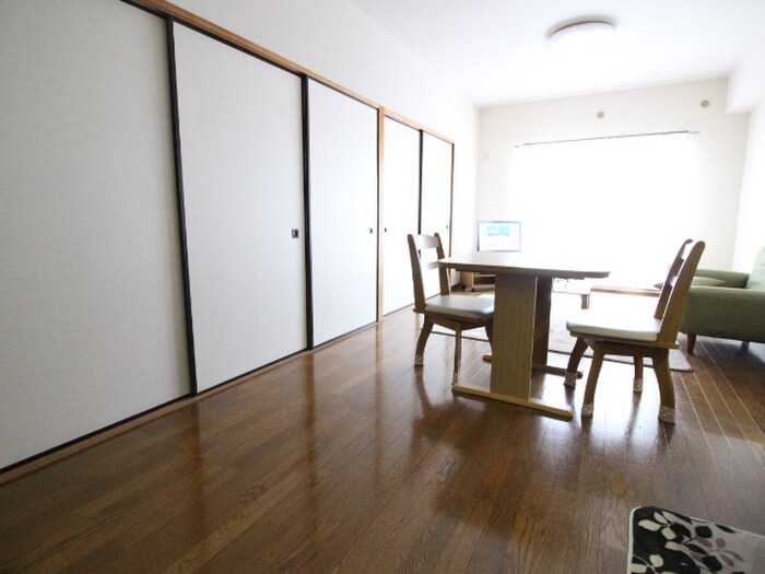 物件内観写真10　(居室)