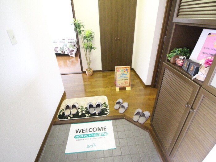 物件内観写真18　(玄関)