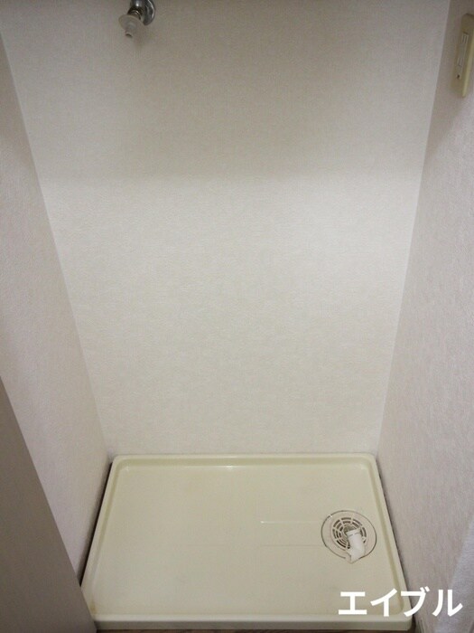 物件内観写真14　(洗濯機置場)