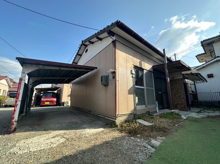 執行様貸家外観写真