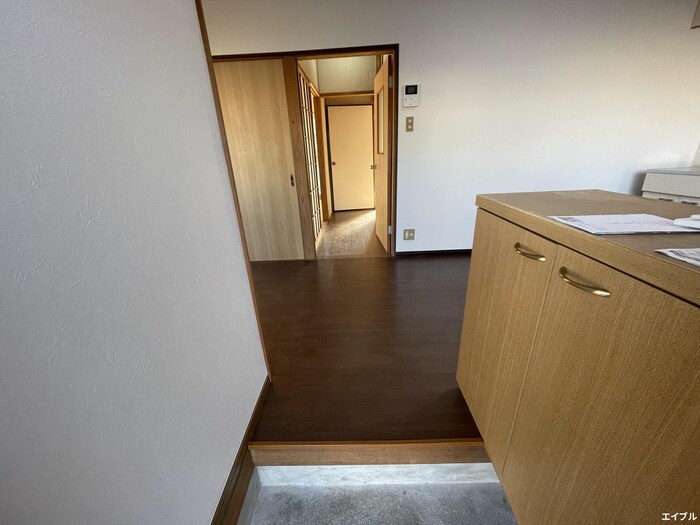 物件内観写真11　(玄関)