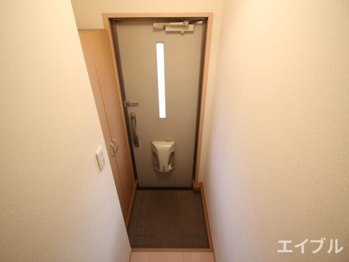 物件内観写真15　(玄関)