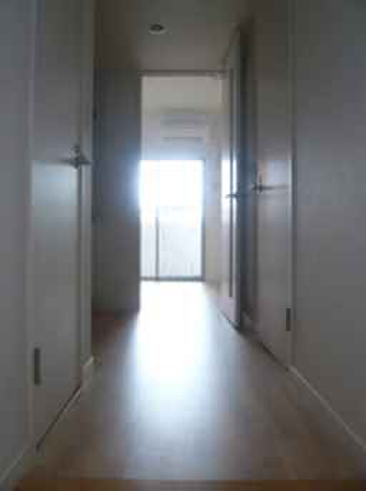 物件内観写真11　(玄関)