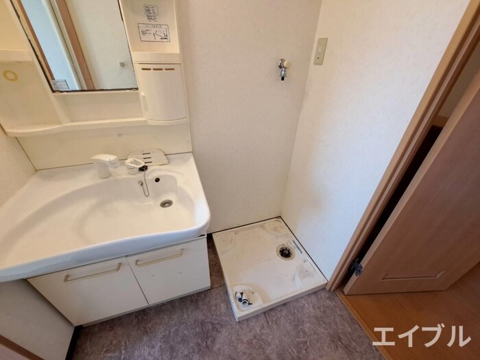 物件内観写真20　(洗濯機置場)