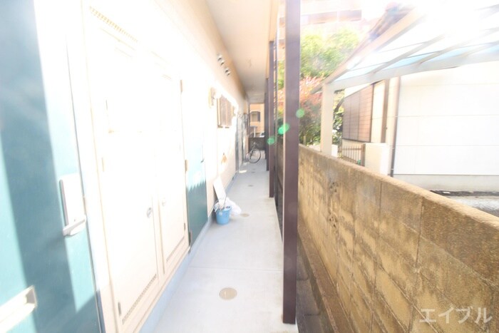 物件外観写真5　(エントランス部分)