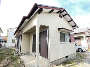 本岡貸家外観写真