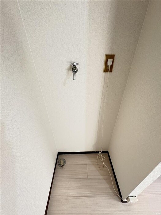 物件内観写真14　(洗濯機置場)