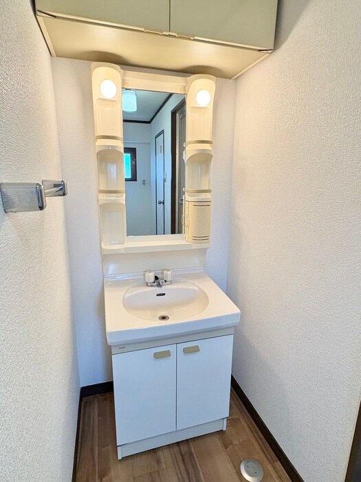 物件内観写真12　(洗面)