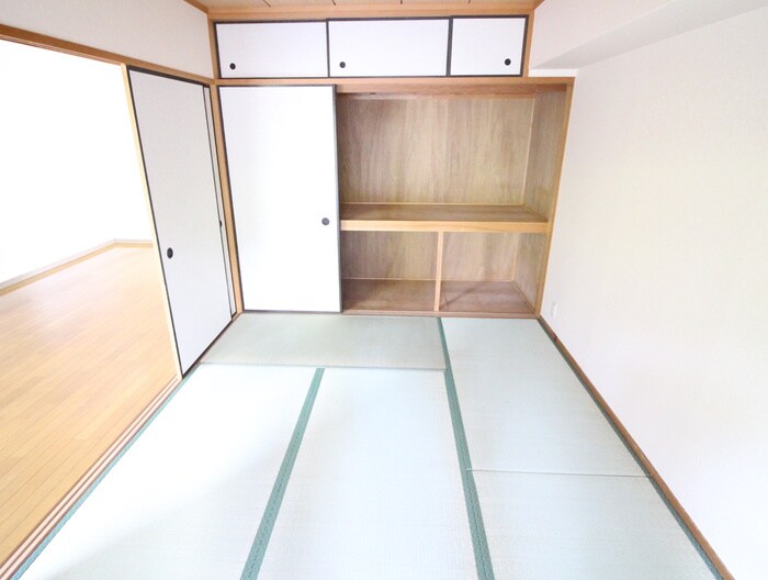 物件内観写真10　(居室)