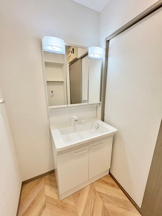 物件内観写真13　(洗面)