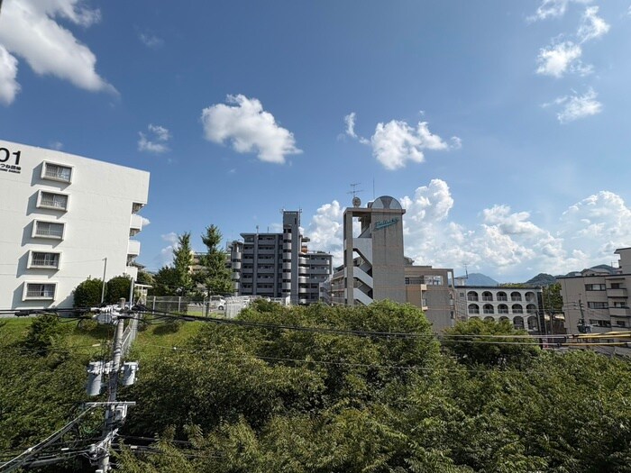 物件内観写真16　(室内からの展望)