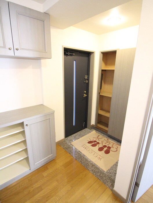 物件内観写真19　(玄関)