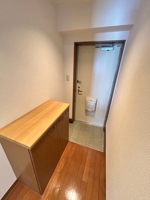 物件内観写真11　(玄関)