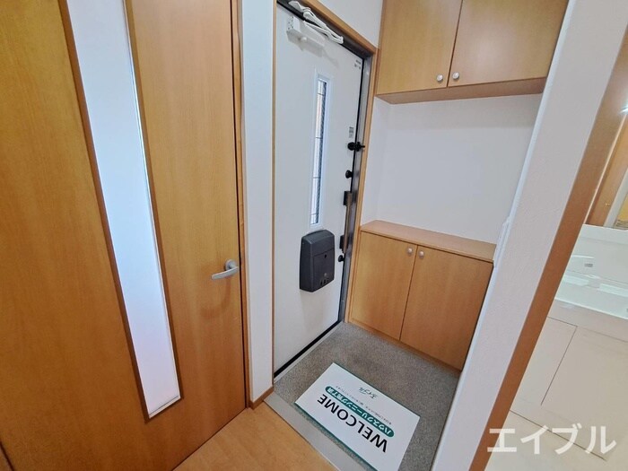 物件内観写真15　(玄関)