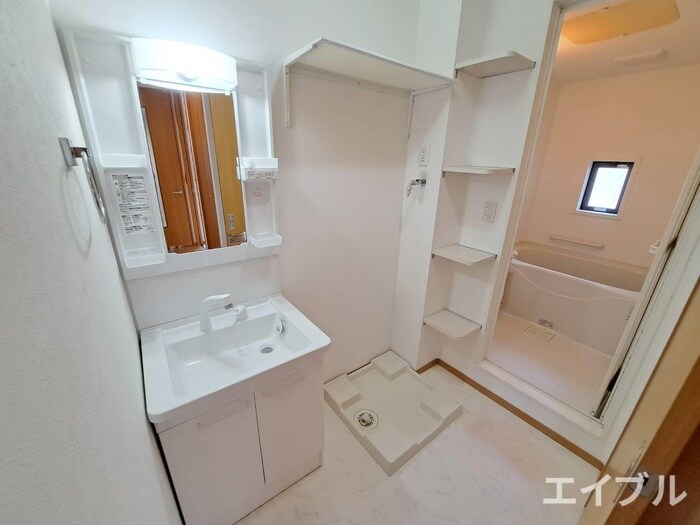 物件内観写真20　(洗濯機置場)