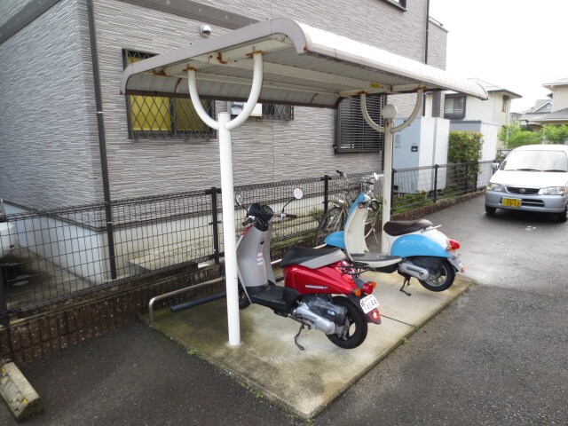 物件外観写真3　(駐輪場)